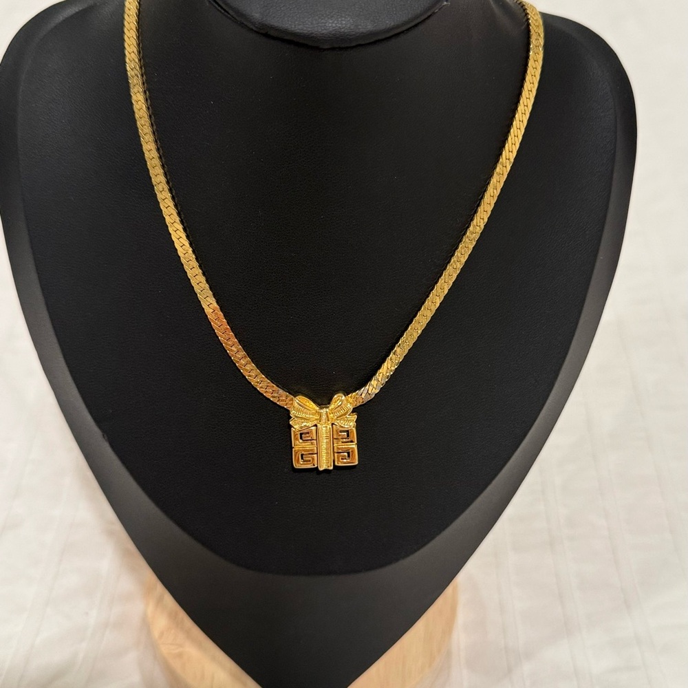 Givenchy Gold Chain Necklace with Iconic Pendant